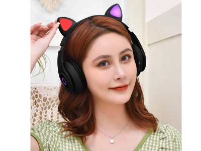 Cat Ears Headset  Bezdrtov sluchadl s maacmi uami a viacfarebnm LED podsvietenm (ern) **AKCIA!!