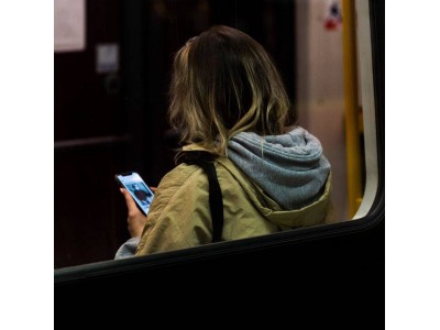 HOFI 2.5D Privacy Glass - Tvrden� "Anti Spy" ochrann� sklo na cel� displej pre Apple iPhone 12 Pro
